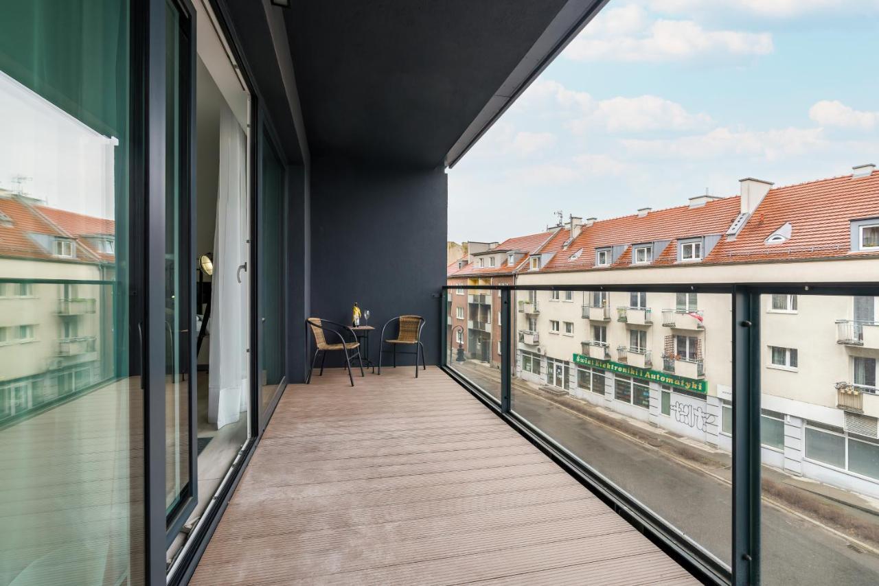 Apartments Poznan Chwaliszewo Residence With Free Garage By Noclegi Renters Exterior foto