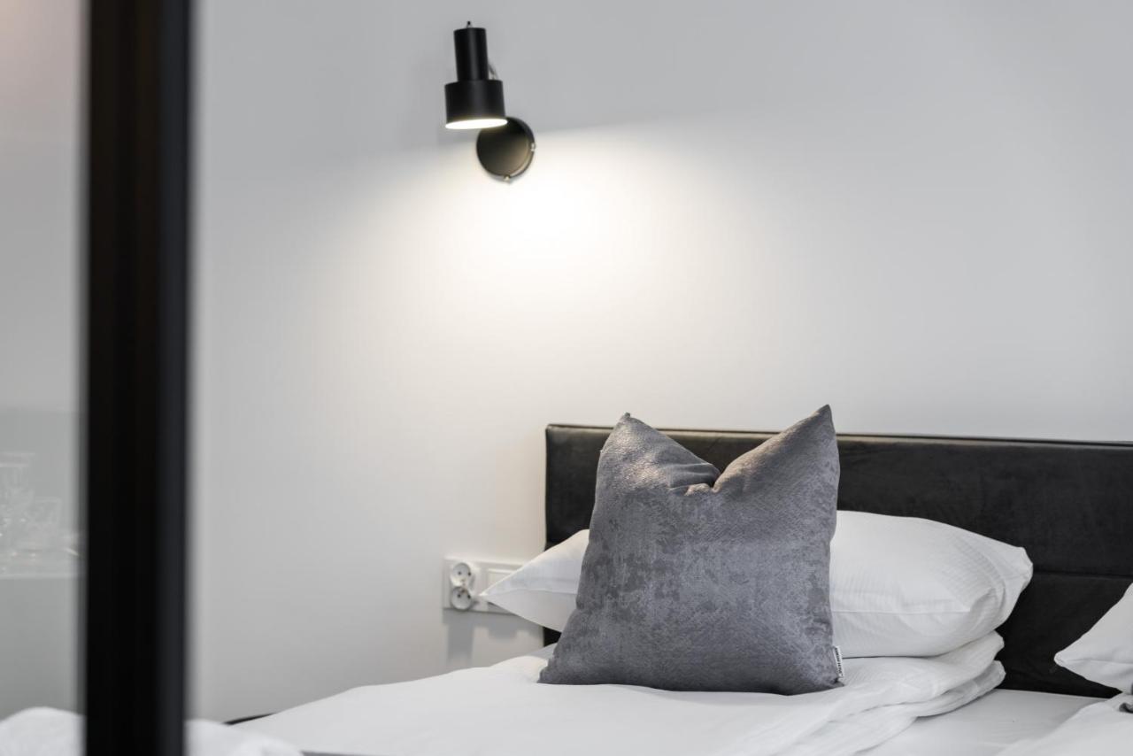 Apartments Poznan Chwaliszewo Residence With Free Garage By Noclegi Renters Exterior foto